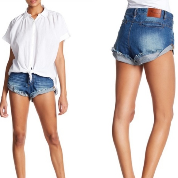 One Teaspoon Pants - NWT One Teaspoon Distressed Low Slung Denim Shorts